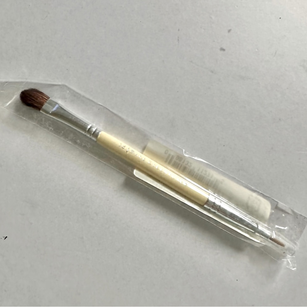BARE ESCENTUALS BARE MINERALS DOUBLE ENDED TAPERED SHADOW LINER BRUSH NEW